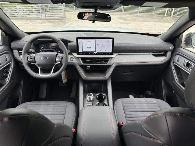 New 2026 Space White Metallic Ford ST-Line image 34