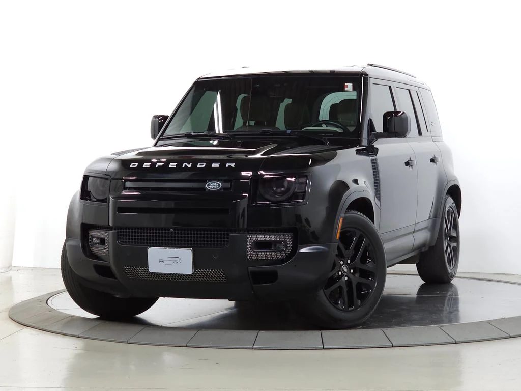 Used 2023 Black Land Rover S image 1