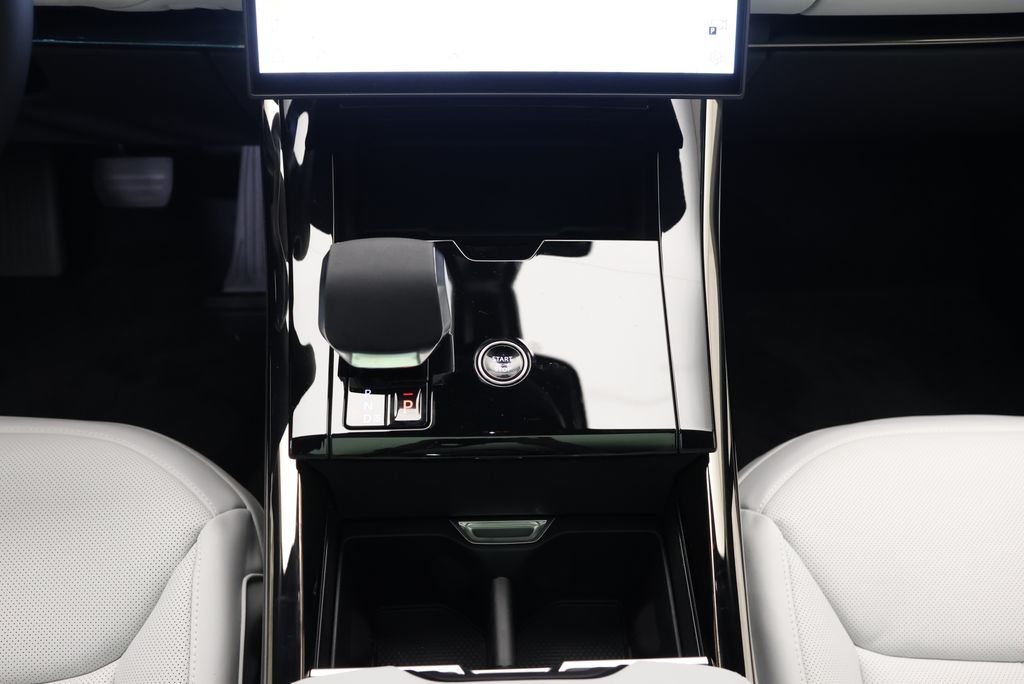 New 2026 Varesine Blue Land Rover SE image 21