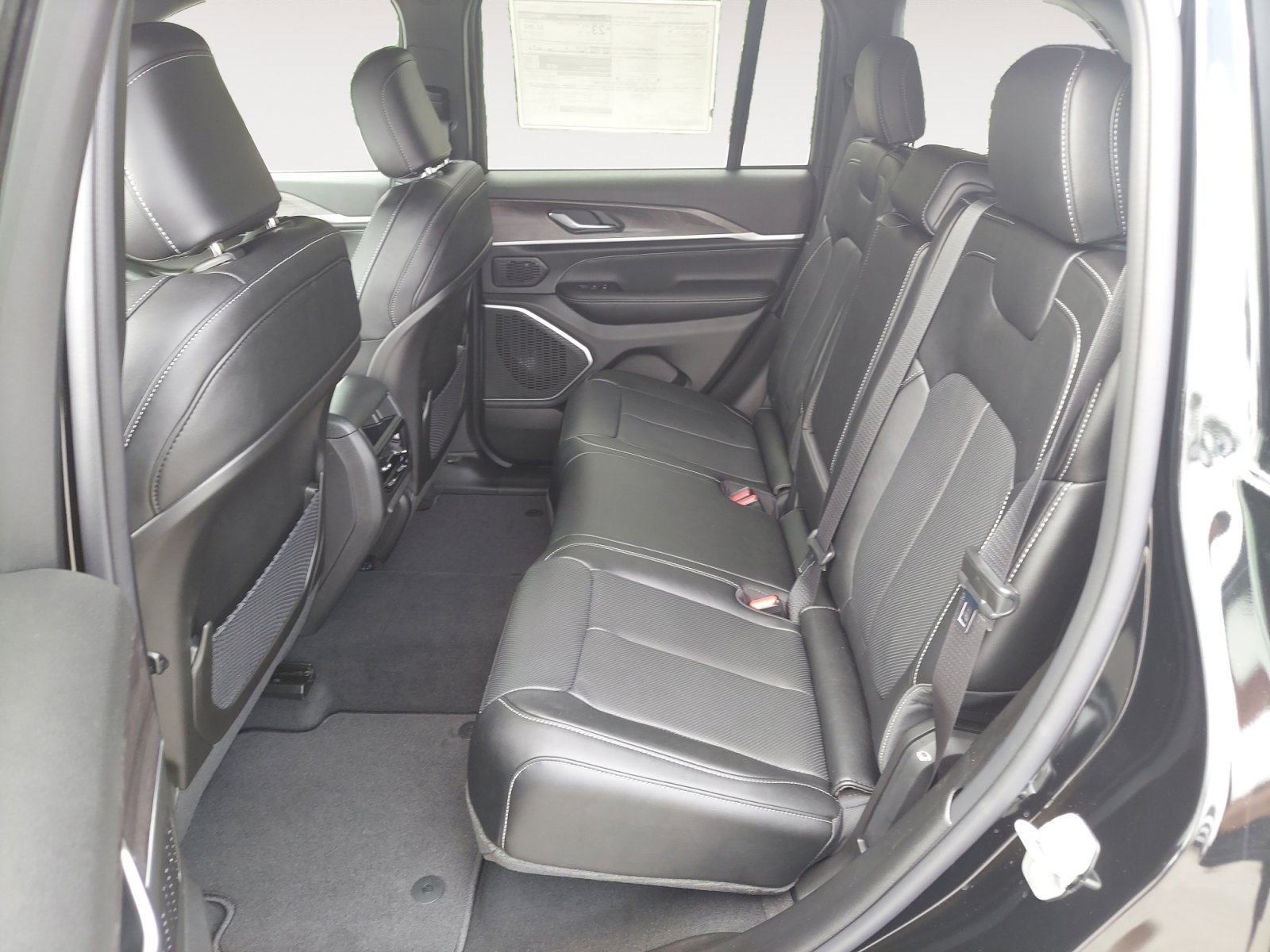 New 2026 Diamond Black Crystal Pearlcoat Jeep Limited Reserve image 23