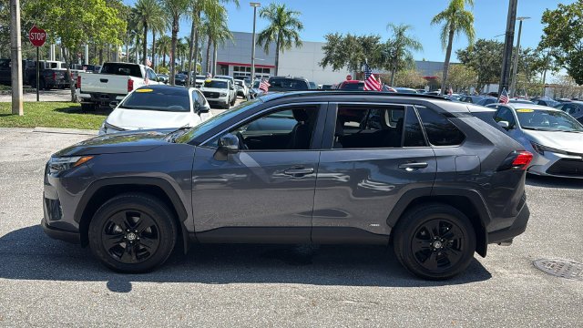 Used 2025 Magnetic Gray Metallic Toyota XLE image 4