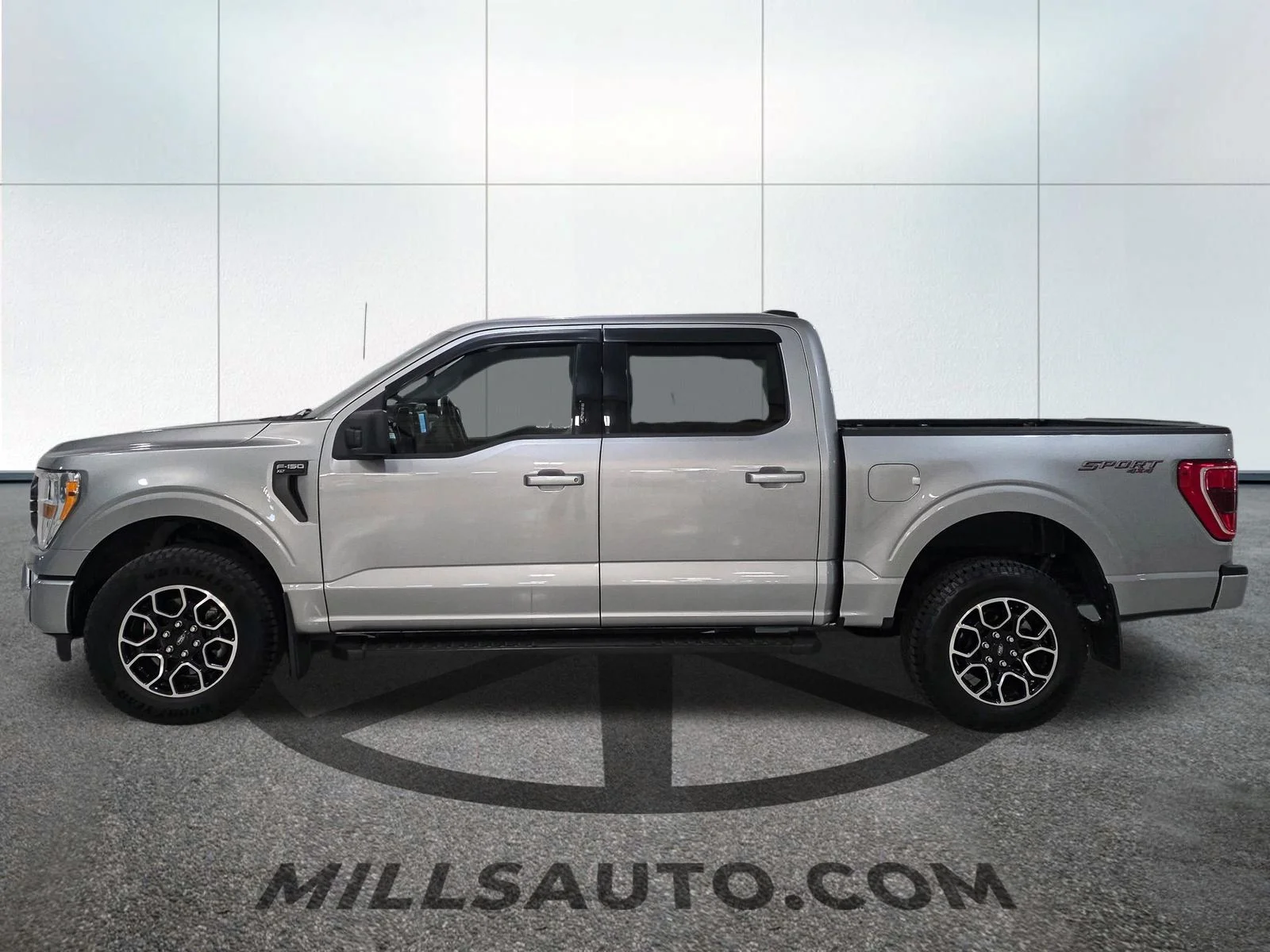 Used 2022 Silver Ford XLT image 3