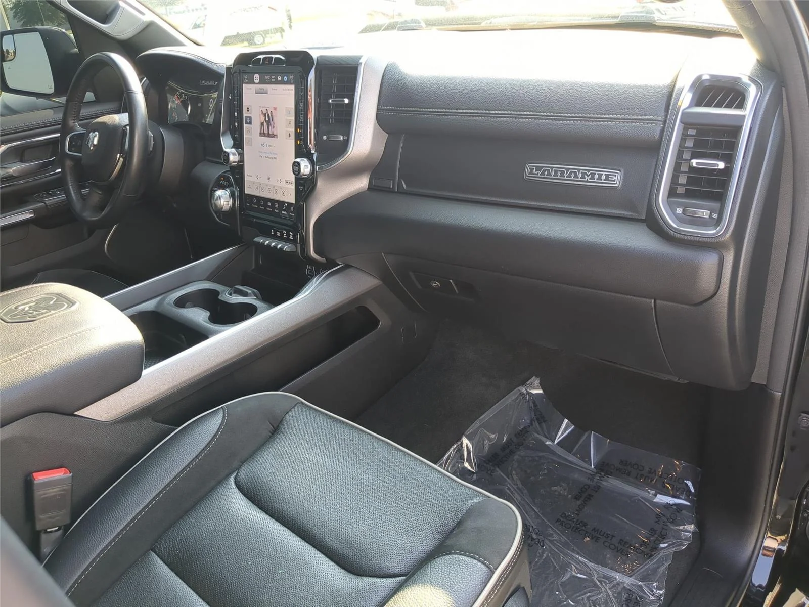 Used 2024  RAM TRUCK LARAM image 34