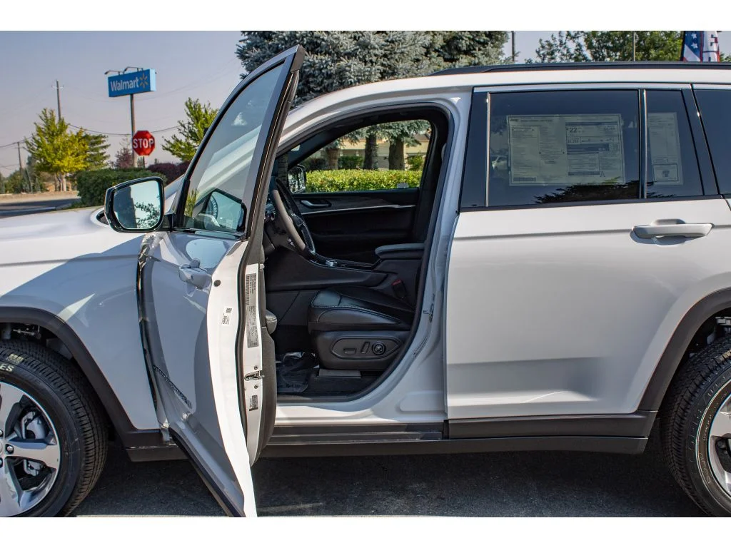 New 2026 Bright White Clearcoat Jeep Limited image 27