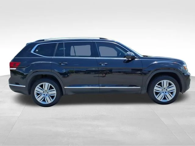 Used 2019 Black Volkswagen SEL Premium image 14