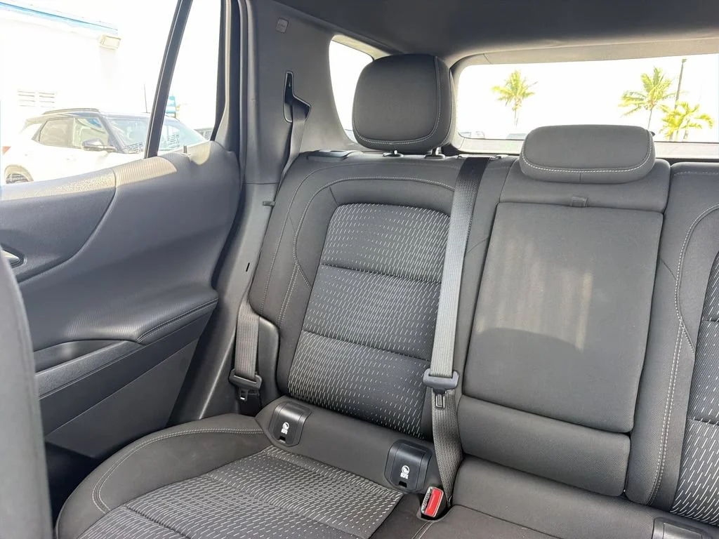 Used 2025 Summit White Chevrolet LT image 12