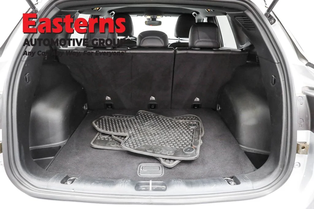 Used 2024 Silver Jeep Trailhawk image 9