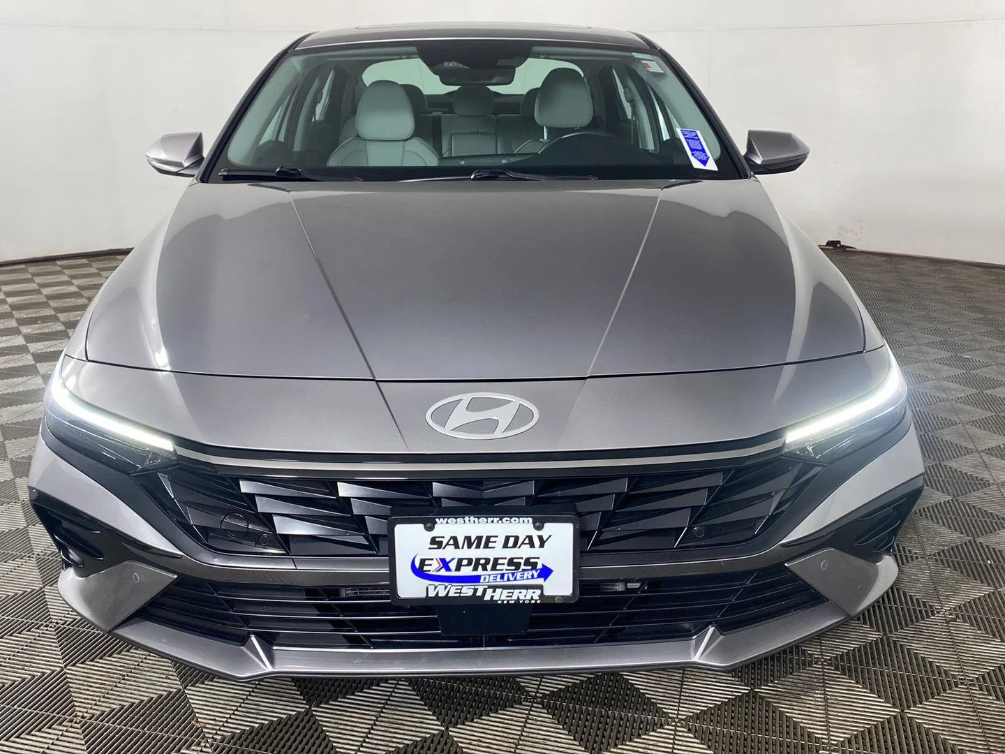 Used 2024 Fluid Metal Hyundai Limited image 10