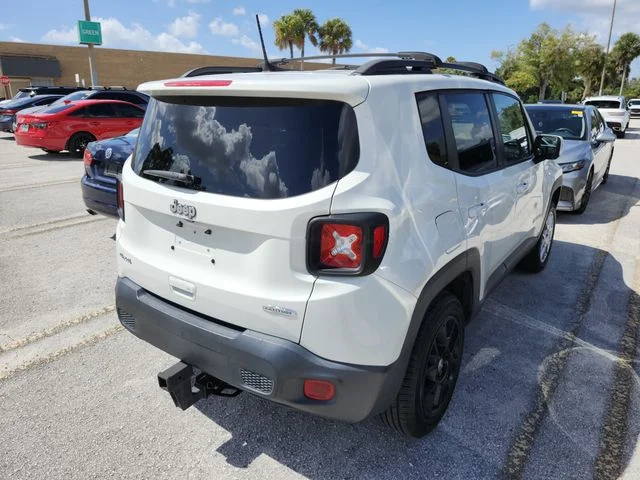 Used 2019 White Jeep Latitude image 8