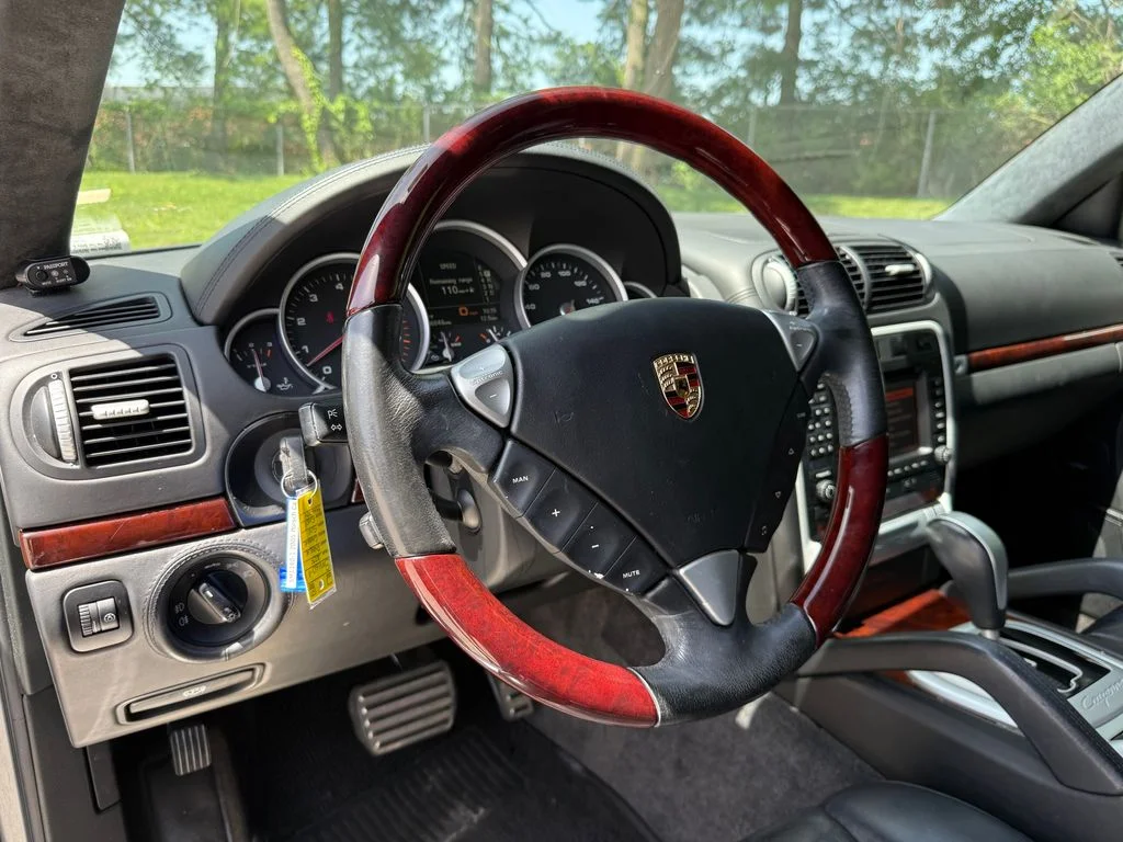 Used 2005  Porsche Turbo image 15