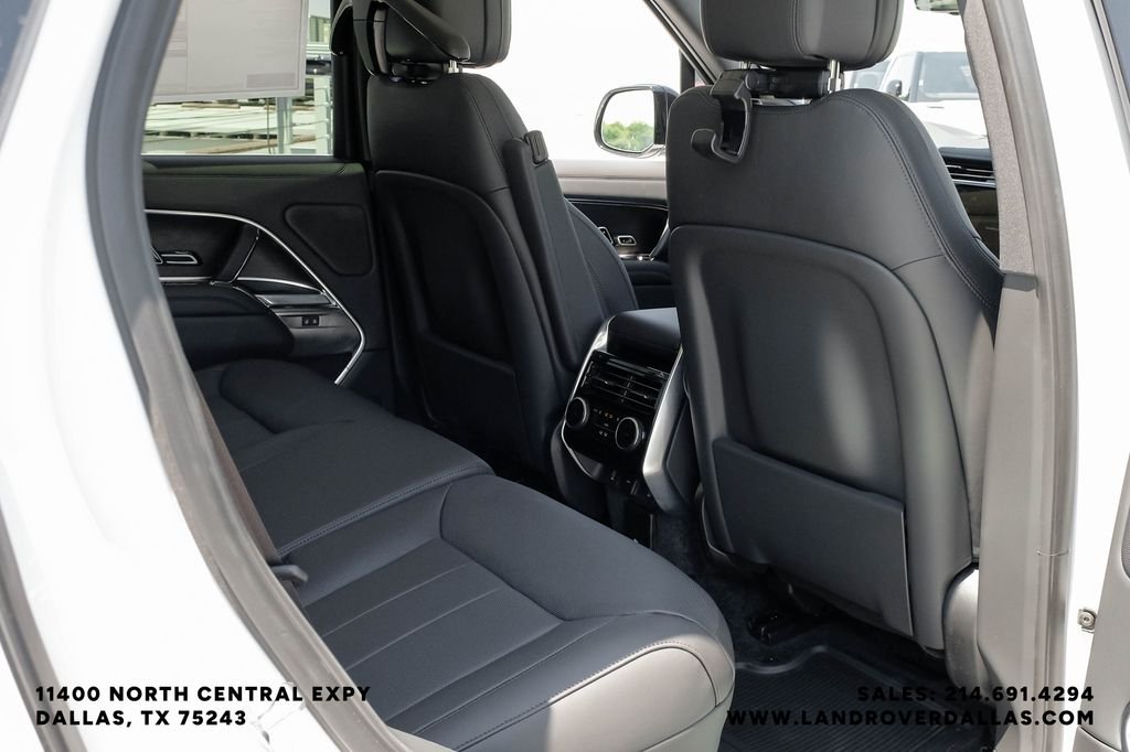 New 2026 Fuji White Land Rover SE image 39