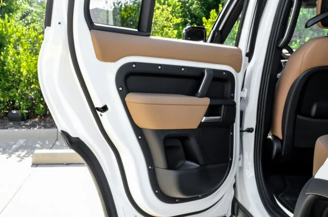 New 2026 Fuji White Land Rover S image 50