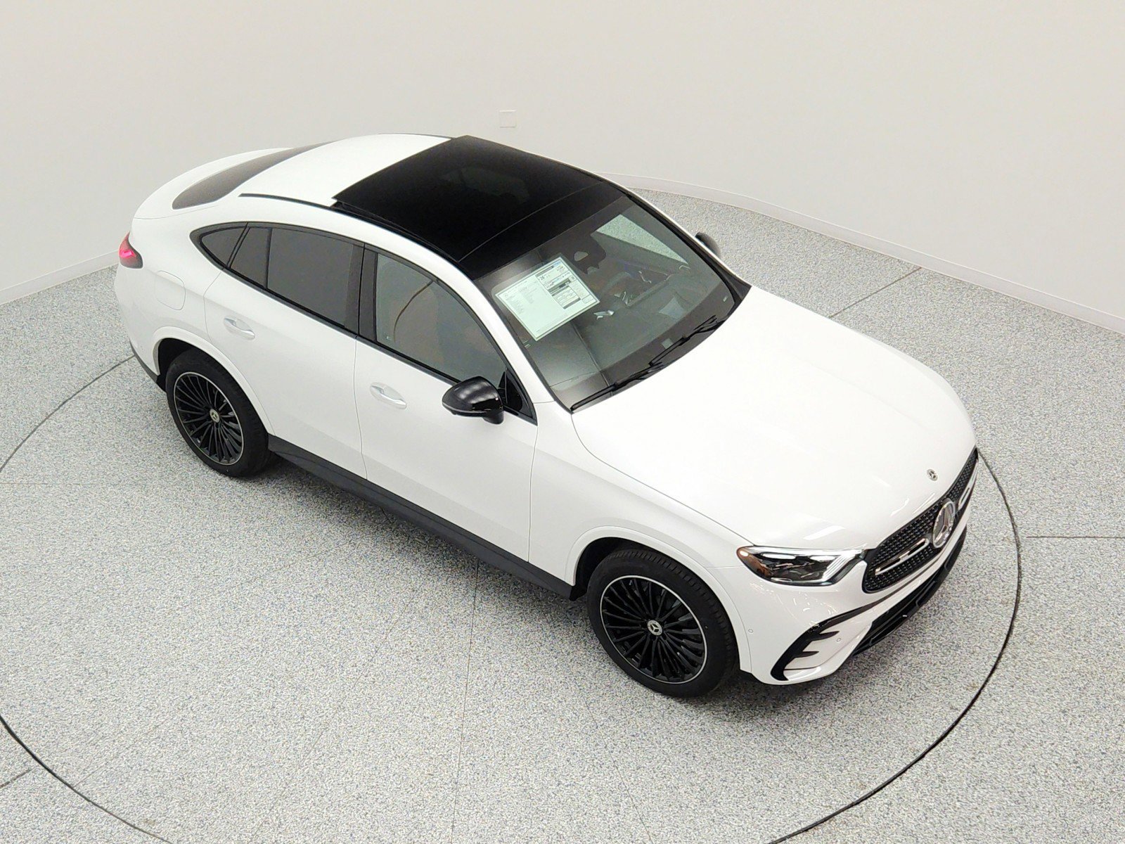 New 2026 MANUFAKTUR Moonlight White Metallic Mercedes-Benz GLC 300 4MATIC® Coupe image 47