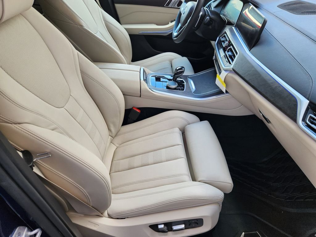 Used 2021 Blue Metallic BMW sDrive40i image 14