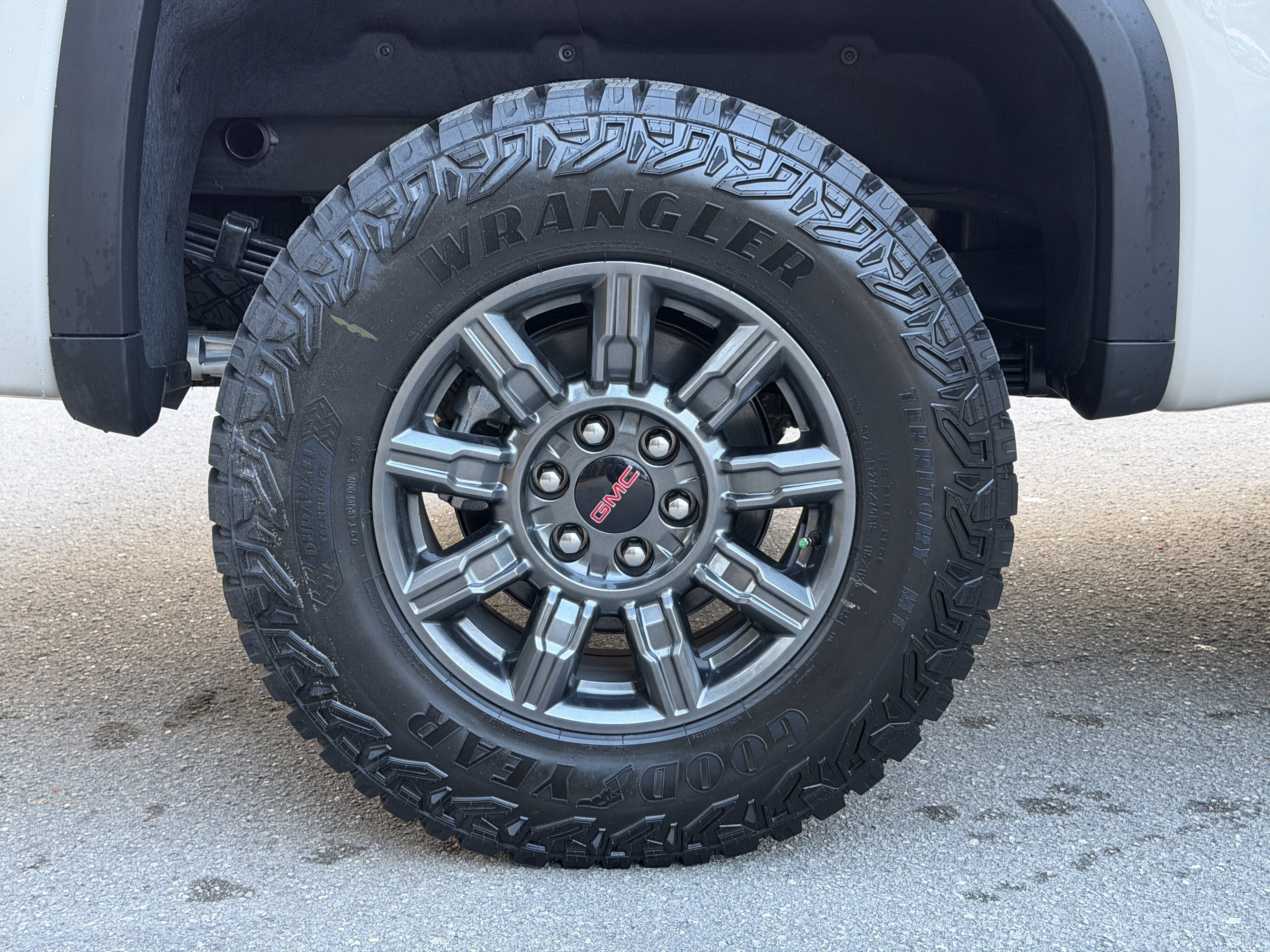 2026 GMC Sierra 1500 AT4X - Photo 9
