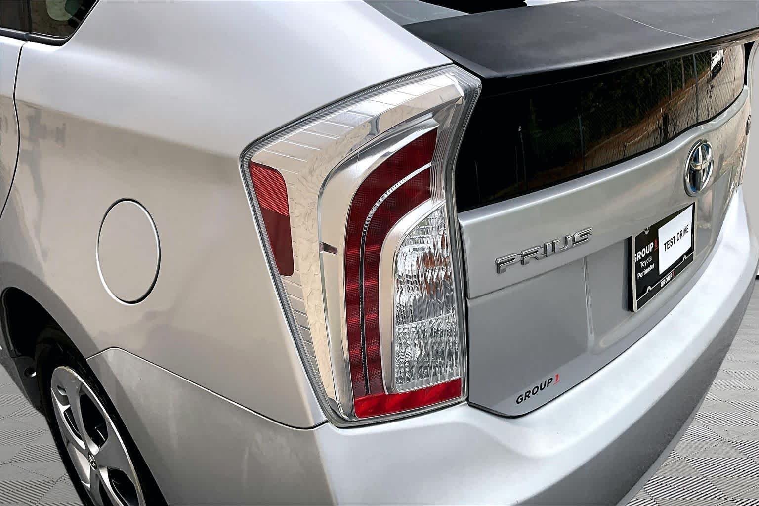 Used 2013 Classic Silver Metallic Toyota Two image 28