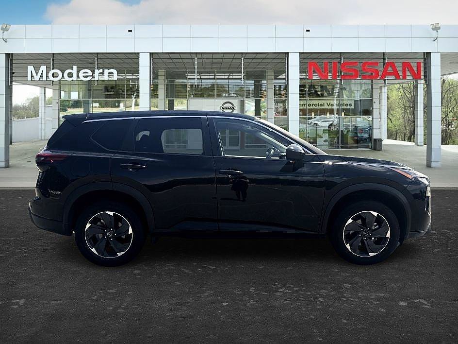 Used 2025 Super Black Nissan SV image 7
