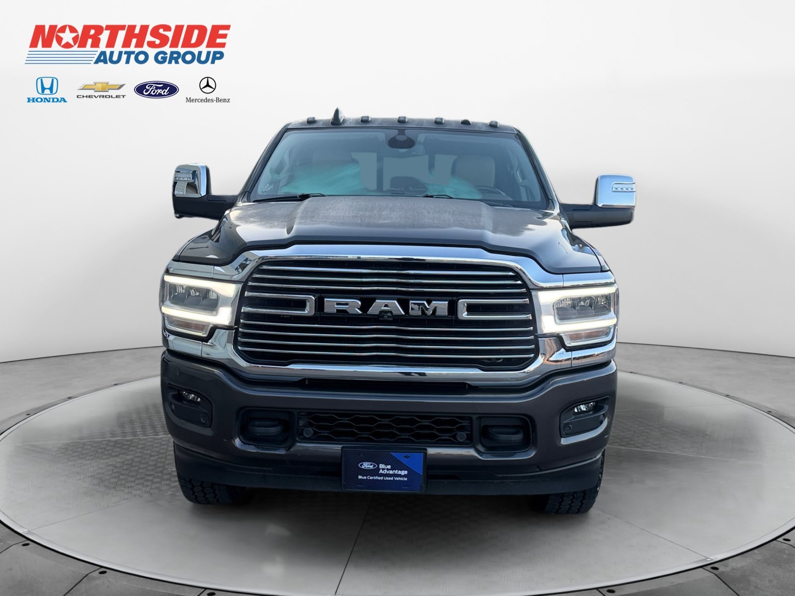 Certified Used 2023 Granite Crystal Clearcoat Metallic Ram Laramie image 2
