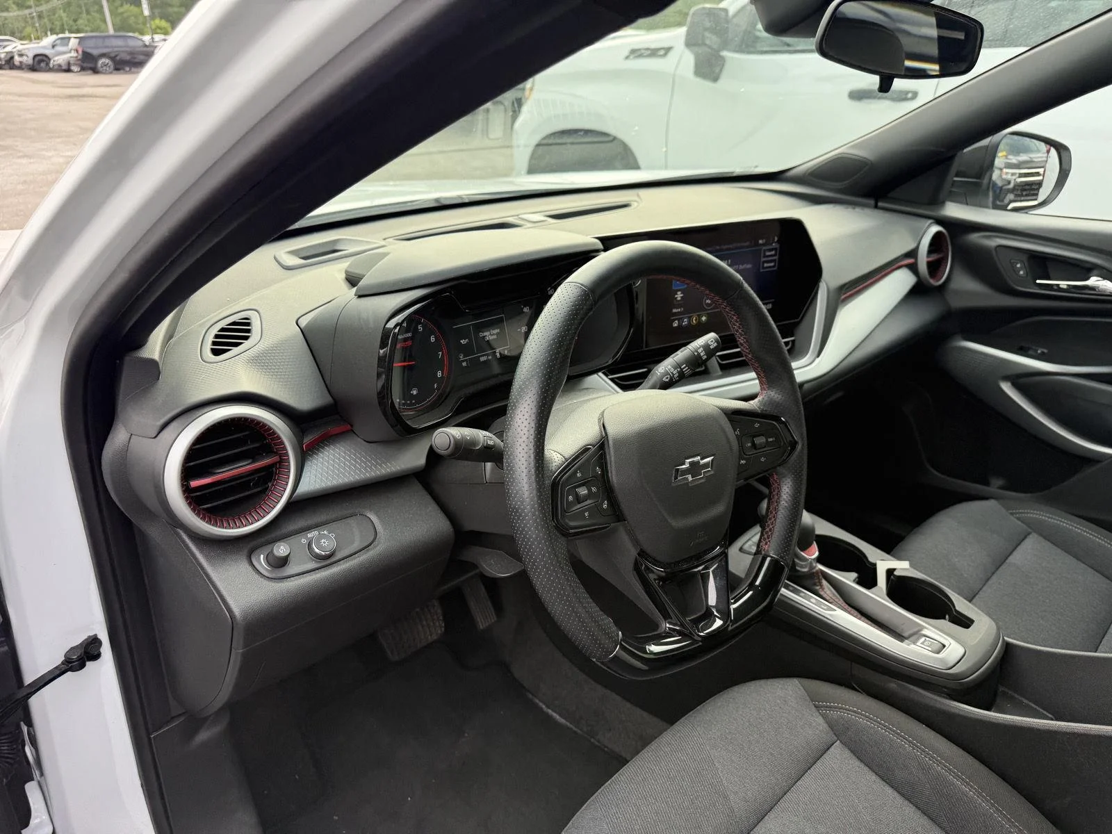 Used 2025 Summit White Chevrolet 1RS image 5