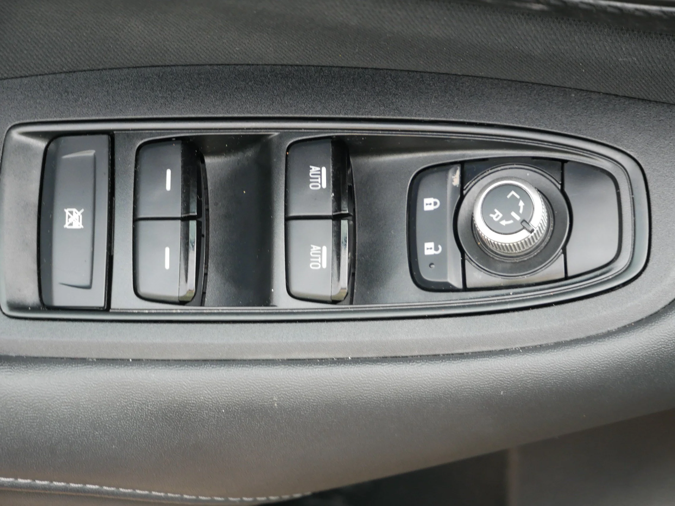 Used 2024 Crystal Black Silica Subaru Premium image 20
