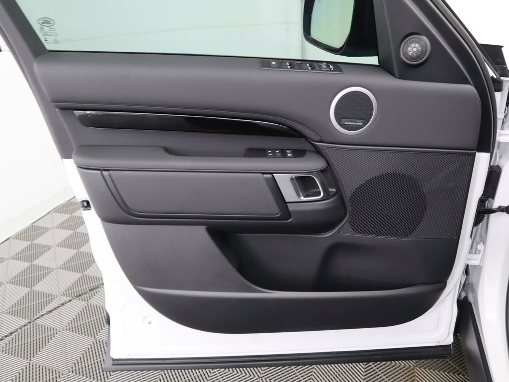 Used 2025 Fuji White Land Rover S image 27