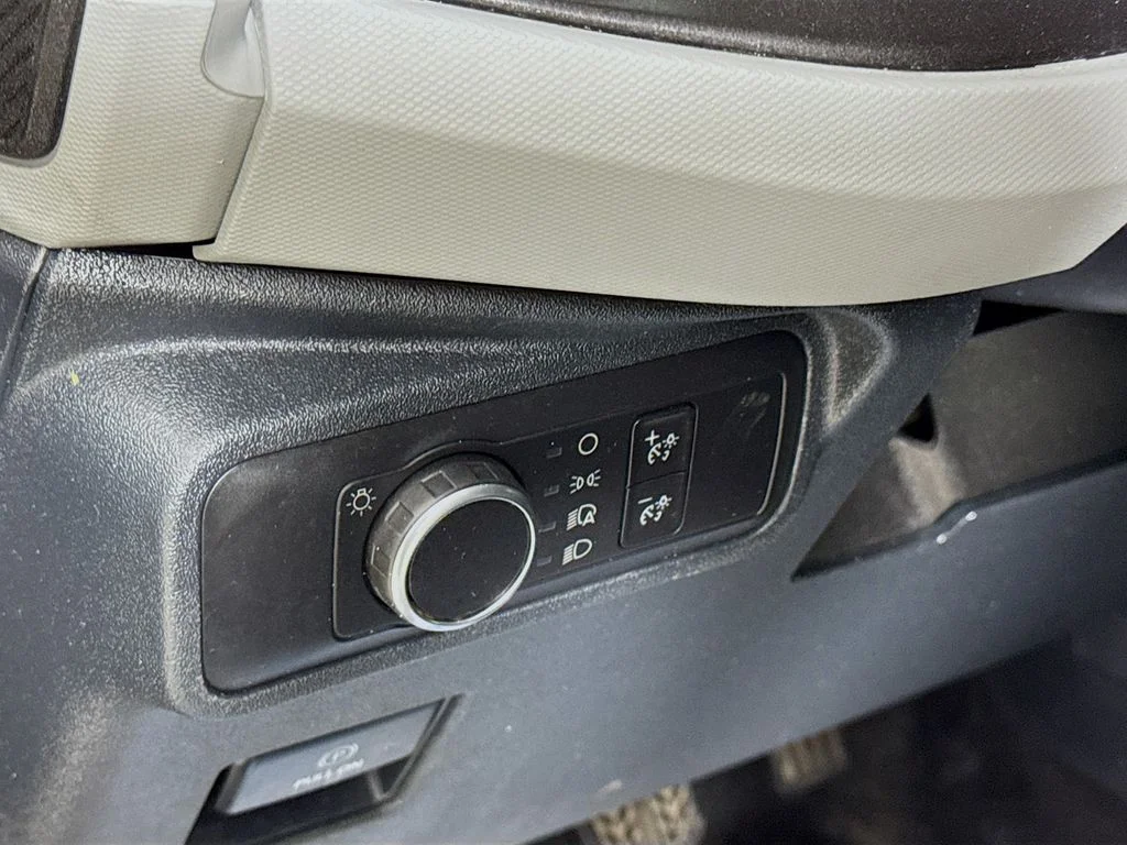 Used 2022 Gray Ford Badlands image 10