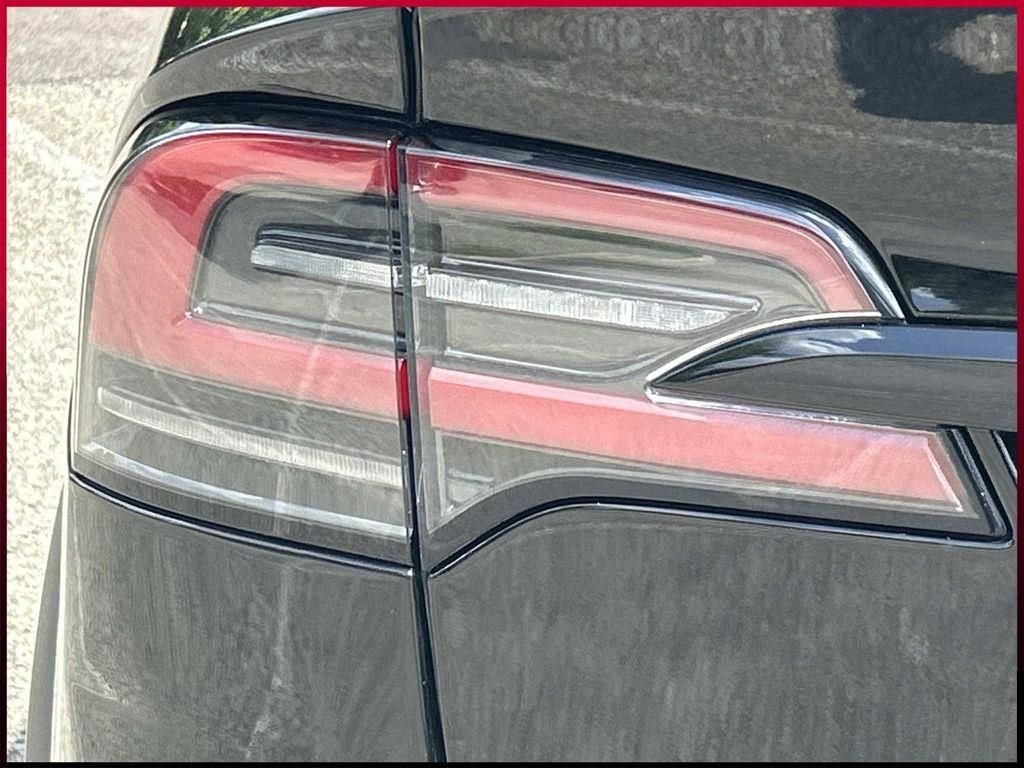 Used 2024  Tesla Base image 12