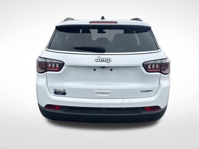 Used 2024 Bright White Clearcoat Jeep Latitude image 4