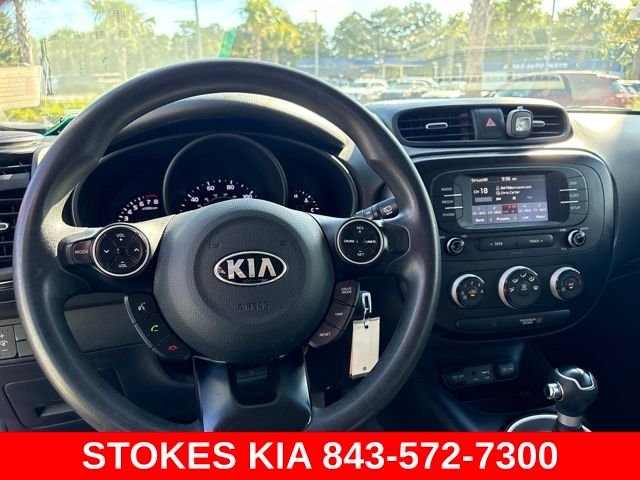 Used 2019 Red Kia Base image 12