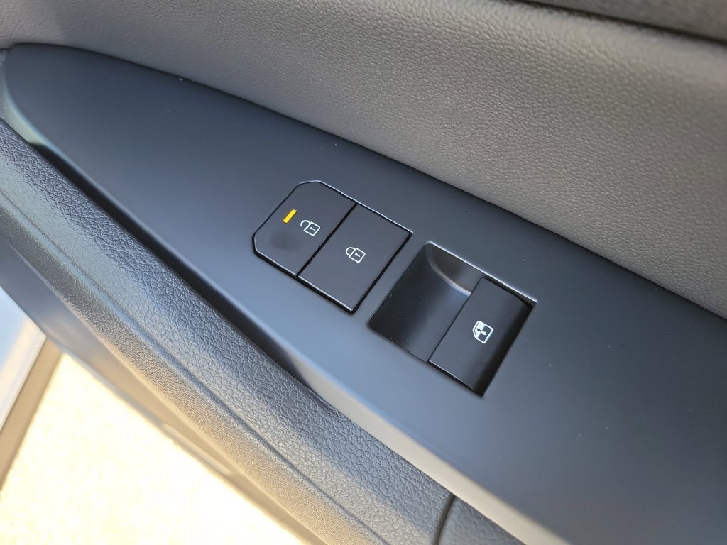 New 2026 Glacial White Pearl Kia EX image 11