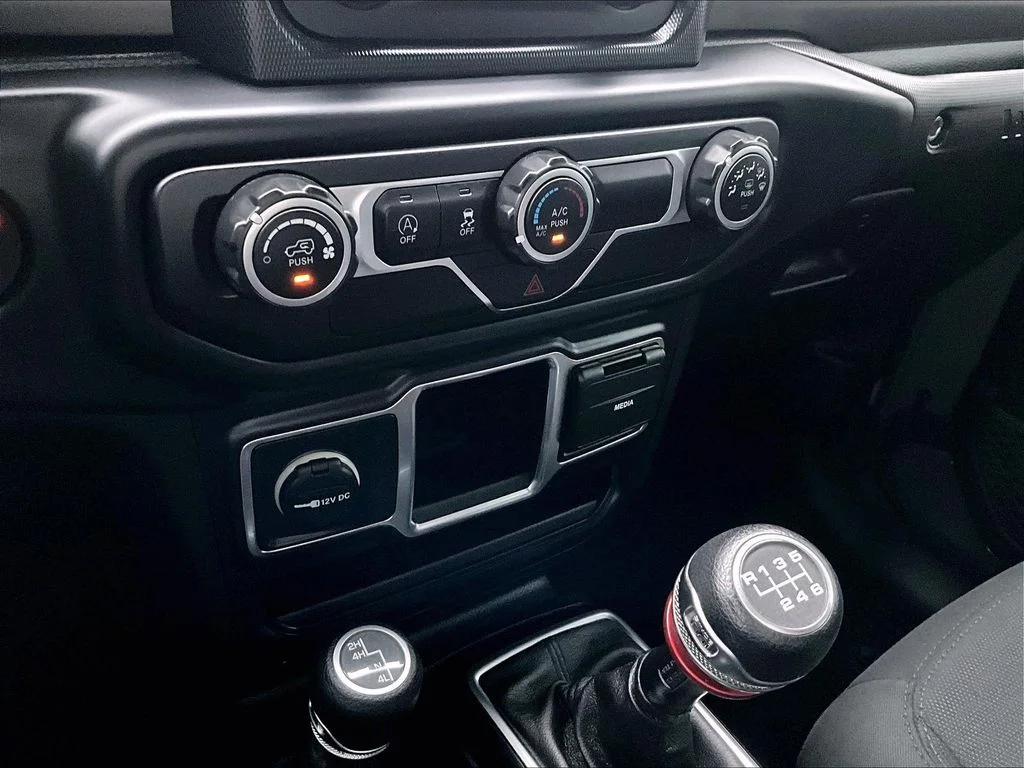 Used 2019 Gray Jeep Sport image 32