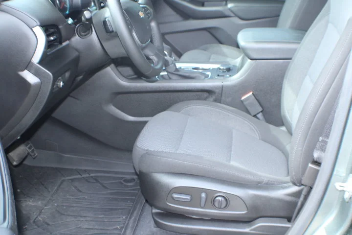 Used 2023 Silver Sage Metallic Chevrolet LT Cloth image 14