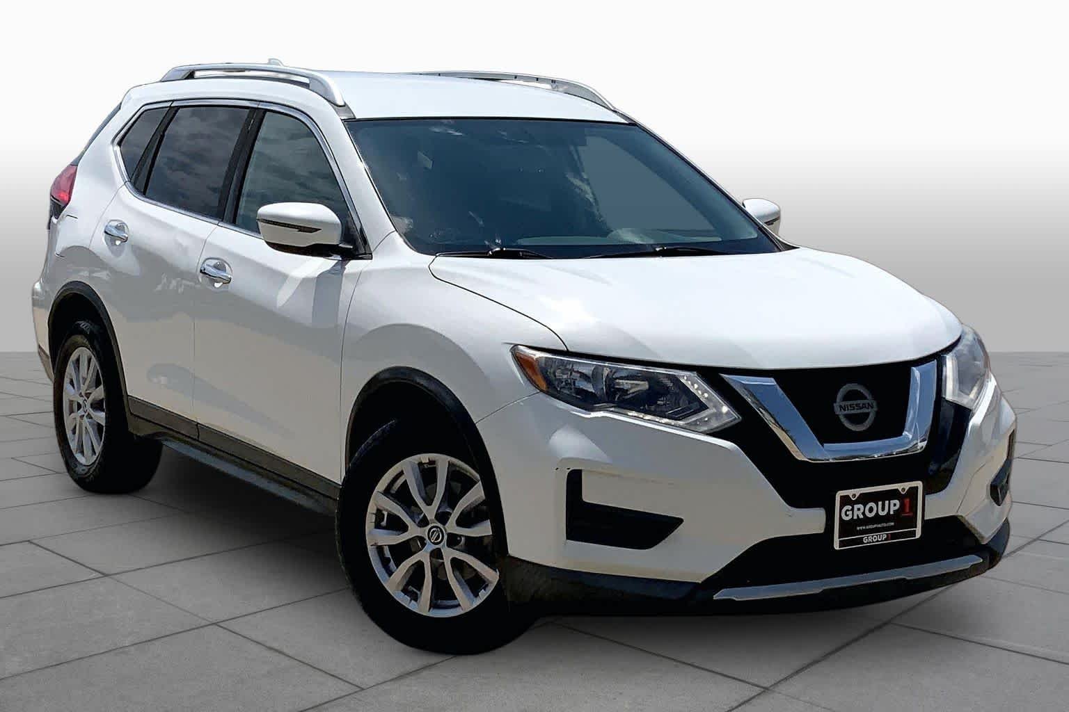 Used 2017 Glacier White Nissan SV image 2