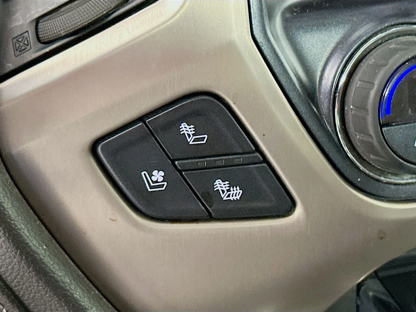 Used 2018 Red Quartz Tintcoat GMC Denali image 22