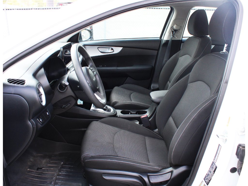 Used 2023 Clear White Kia LX image 3