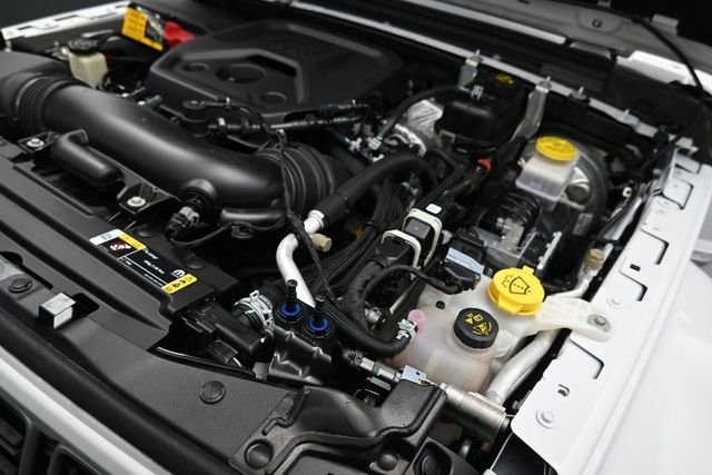 Used 2025 White Jeep Sahara image 40