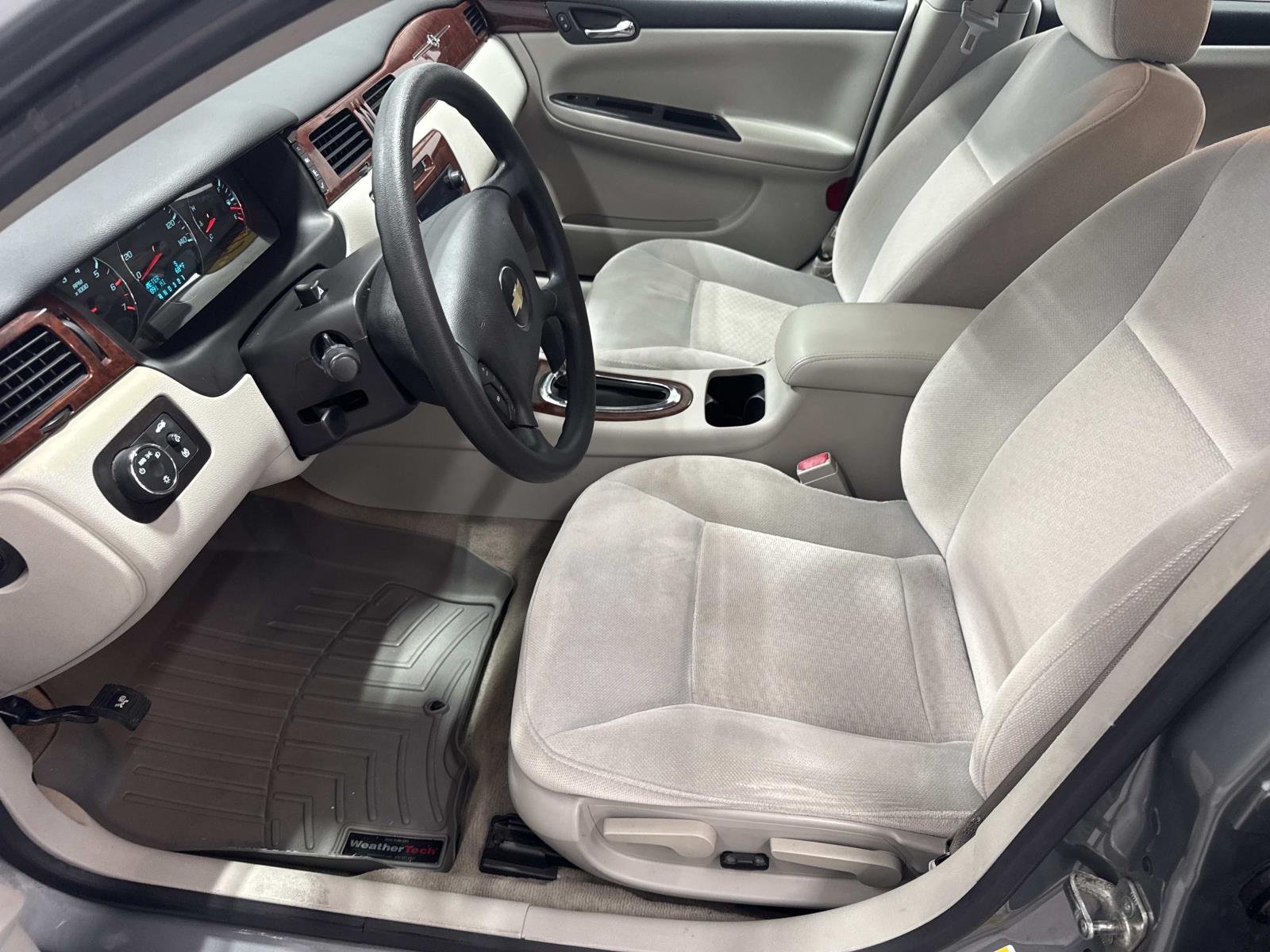 Used 2009 DARK SILVER METALLIC Chevrolet 3.5L LT image 11