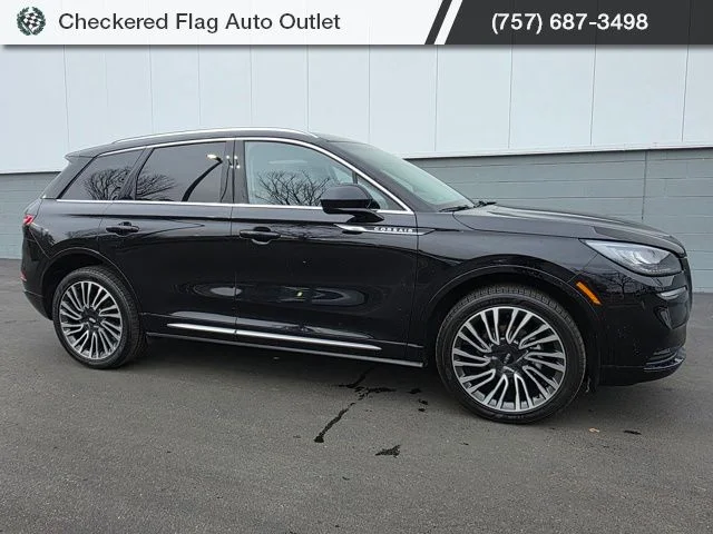 Used 2022 Black Metallic Lincoln Standard image 10