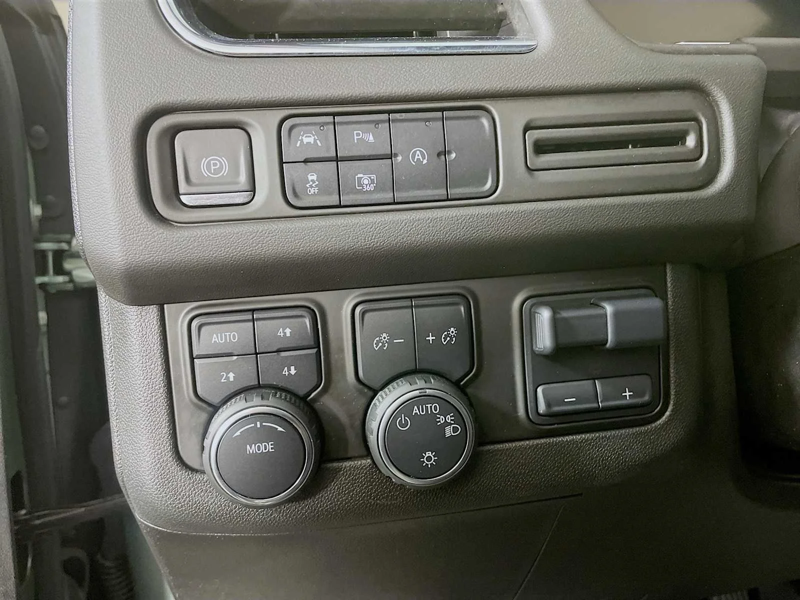 Used 2023 Silver Sage Metallic Chevrolet LT image 8