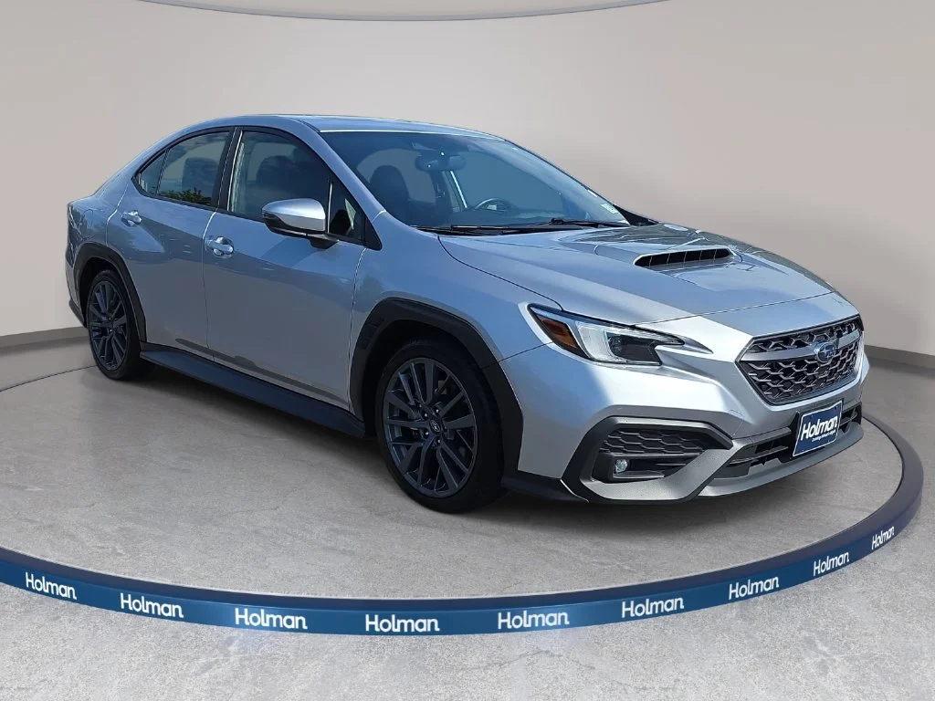 Certified Used 2022 Ice Silver Metallic Subaru GT image 3