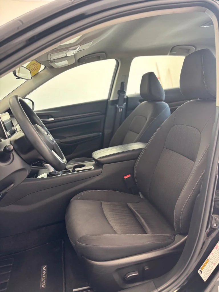 2025 Nissan Altima SV - Photo 9