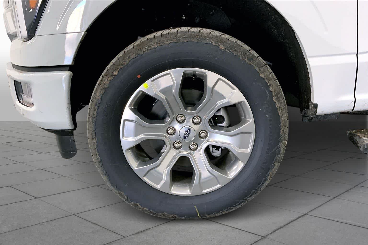 New 2026 Avalanche Ford Platinum® image 9