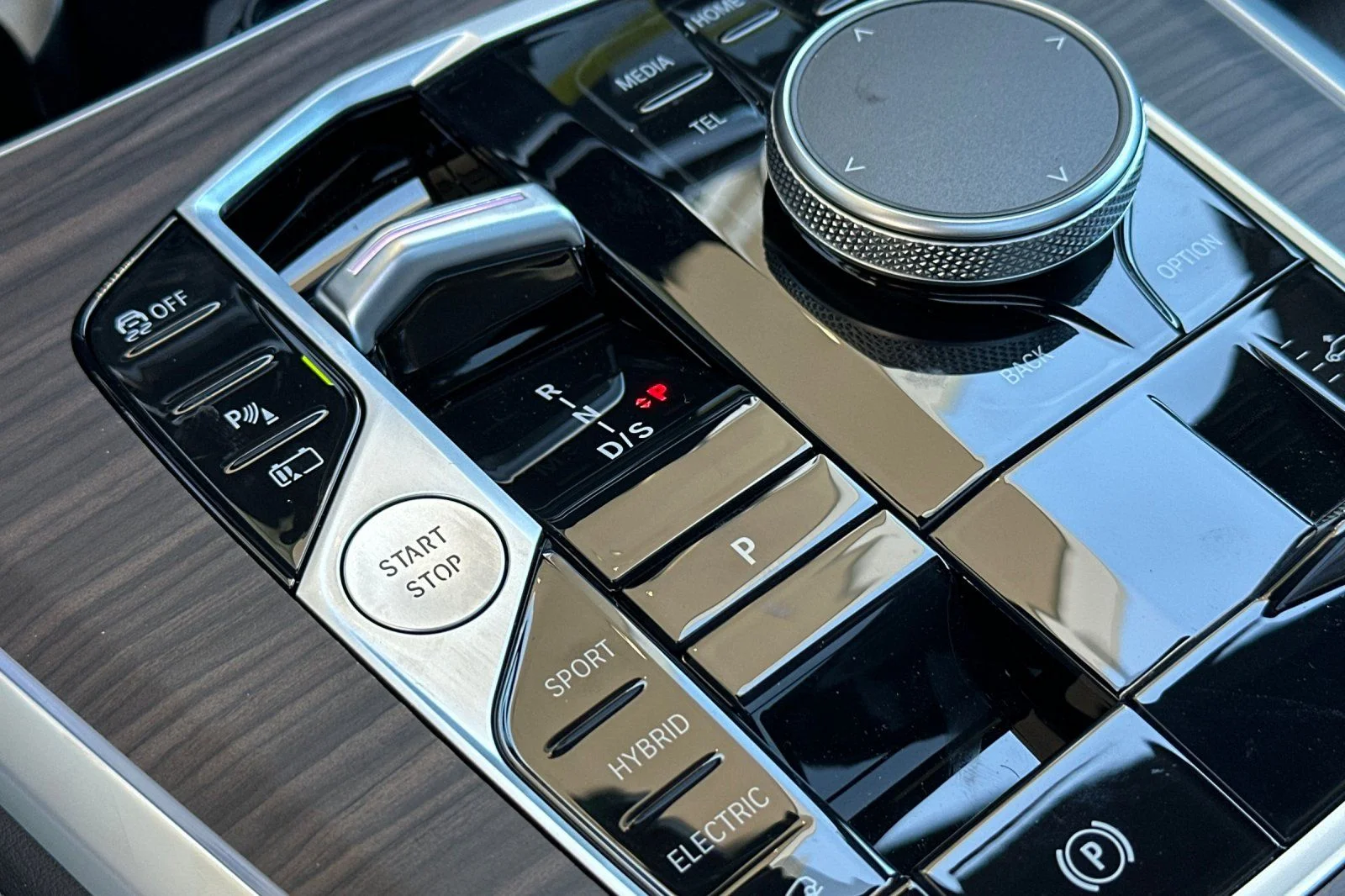 New 2026 Brooklyn Grey Metallic BMW xDrive50e image 19
