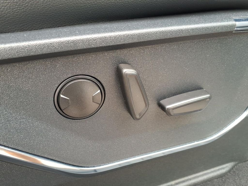 Certified Used 2023 White Metallic Ford Lariat image 16
