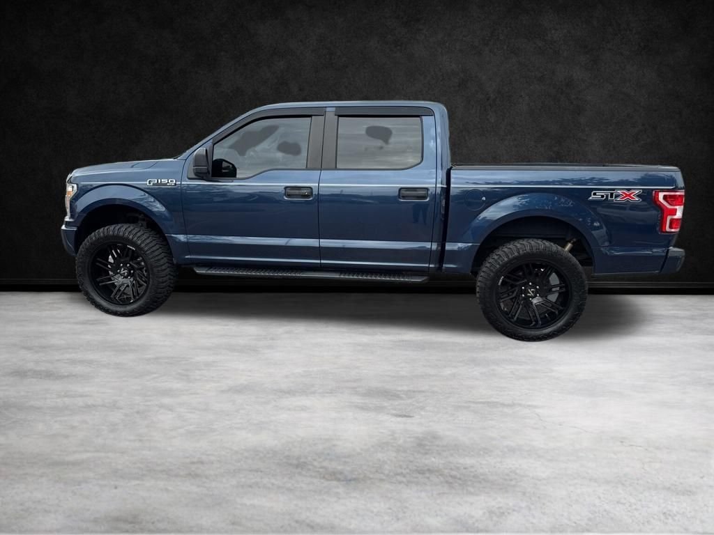 Used 2018 Blue Ford XL image 9