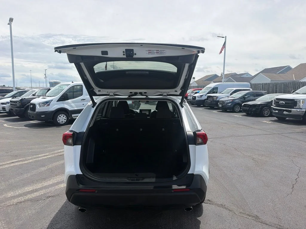 Used 2019 White Toyota XLE image 44