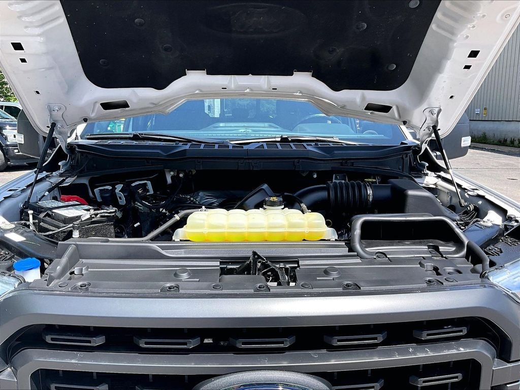 Used 2021 White Ford XLT image 29