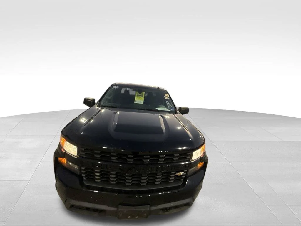 Used 2022 Black Chevrolet Custom image 11