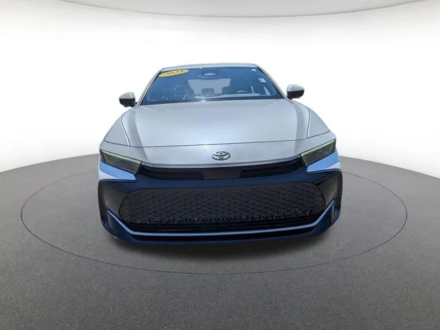 Used 2023 White Toyota XLE image 9