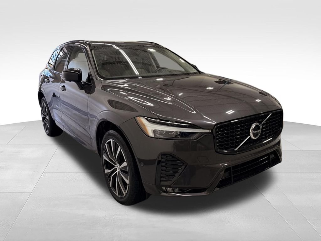 Used 2023 Gray Volvo  image 7